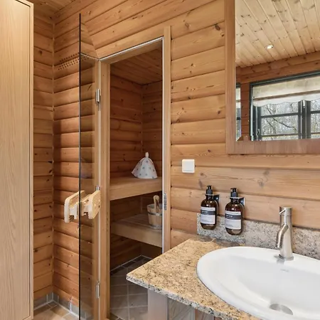 Forest Retreat With Sauna Nearby *